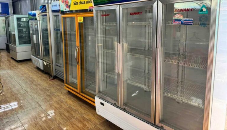 Tủ mát cũ kính mở tại kho Điện Máy Gia Hiên Bình Dương