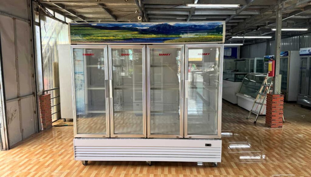 Tổng quan tủ mát Sanaky 2000 lít VH-2209HP cũ