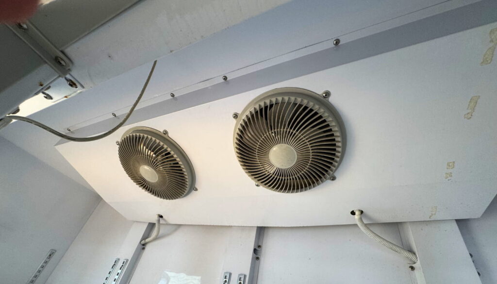 Tổng quan tủ mát Sanaky 2000 lít VH-2209HP cũ
